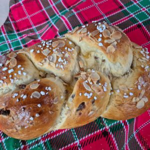 Delikatess Butterbriochezopf mit Rosinen - Backtag 11.07.2025