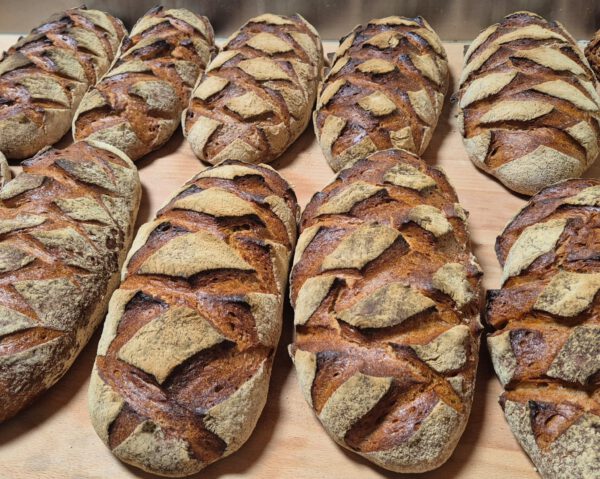 Lieblingskruste – saftiges Weizenmischbrot mit extra Kruste - Backtag 02.10.2025